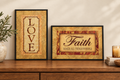 Set de 2 Cuadros Decorativos LOVE y Faith – Acabado Dorado Texturizado (11 x 7 pulgadas)